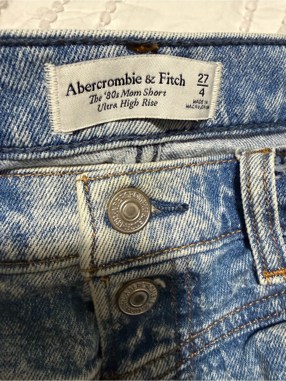 Abercrombie & Fitch 80s Mom Short Ultra High Rise size 4 - Picture 3 of 4
